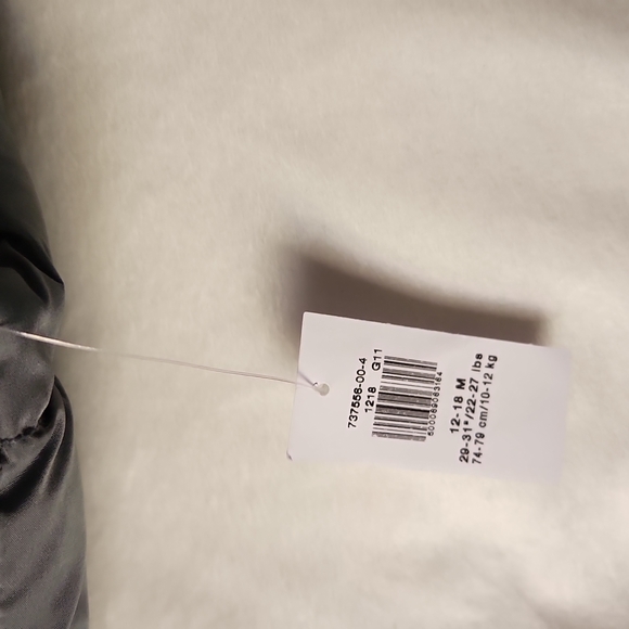 BNWT Old Navy puffer vest - Picture 4 of 4